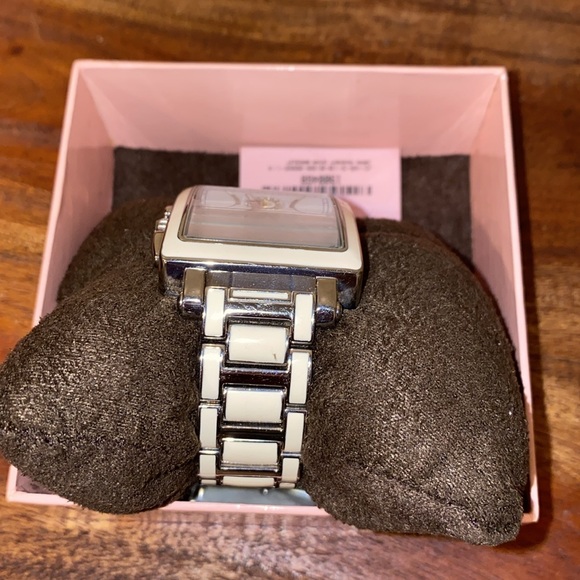 Vintage Y2K Juicy Couture White Watch - Picture 14 of 15
